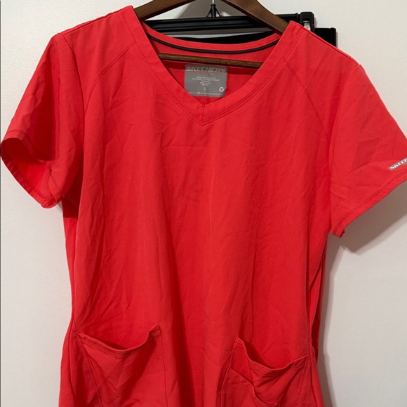 Skechers by Barco *Beautiful Bright Coral!* Scrub Set - L Top & M Bottoms - Picture 3 of 10